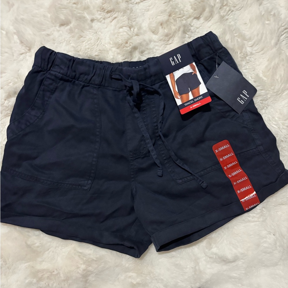 New GAP Women's Navy Shorts